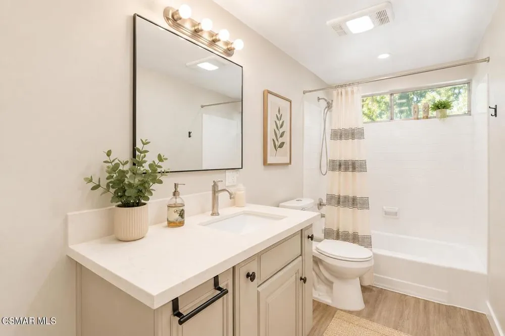 17444 Septo Street Northridge, CA 91325