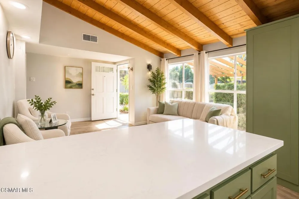 17444 Septo Street Northridge, CA 91325
