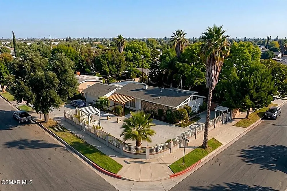 17444 Septo Street Northridge, CA 91325