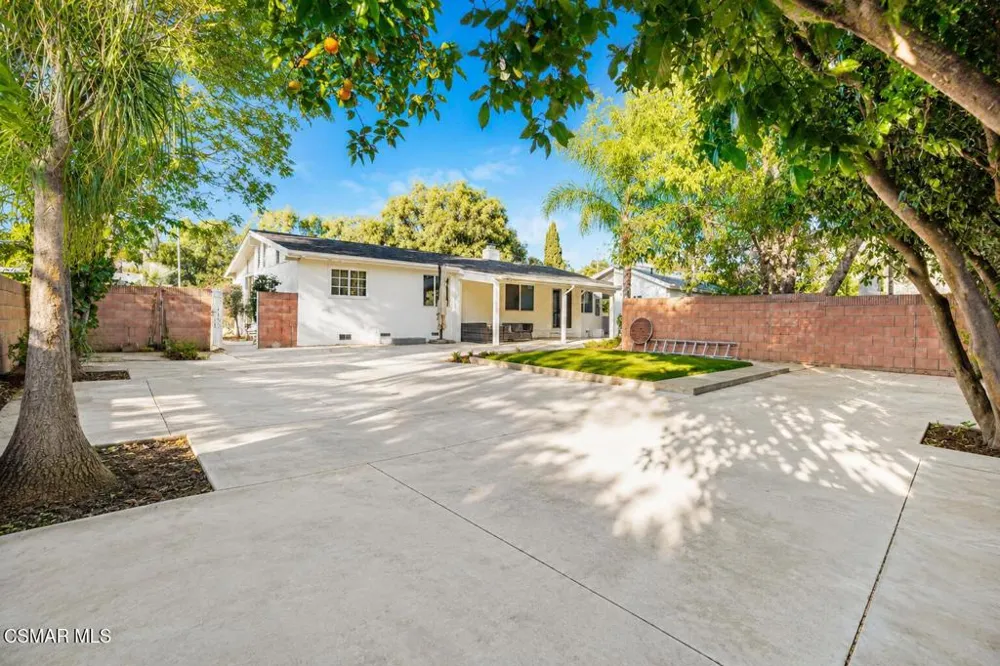 17444 Septo Street Northridge, CA 91325