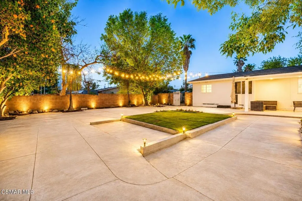 17444 Septo Street Northridge, CA 91325