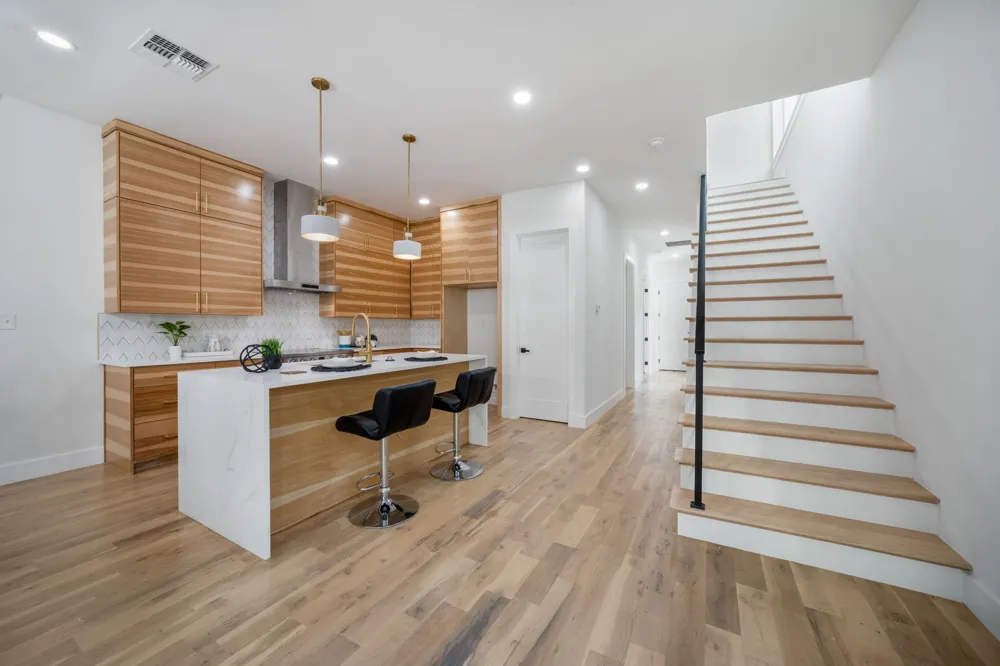734 Cedar Hill Avenue Dallas, TX 75208
