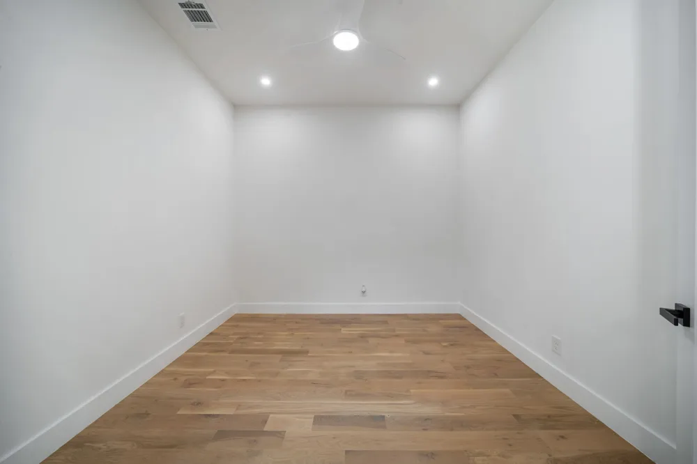 734 Cedar Hill Avenue Dallas, TX 75208