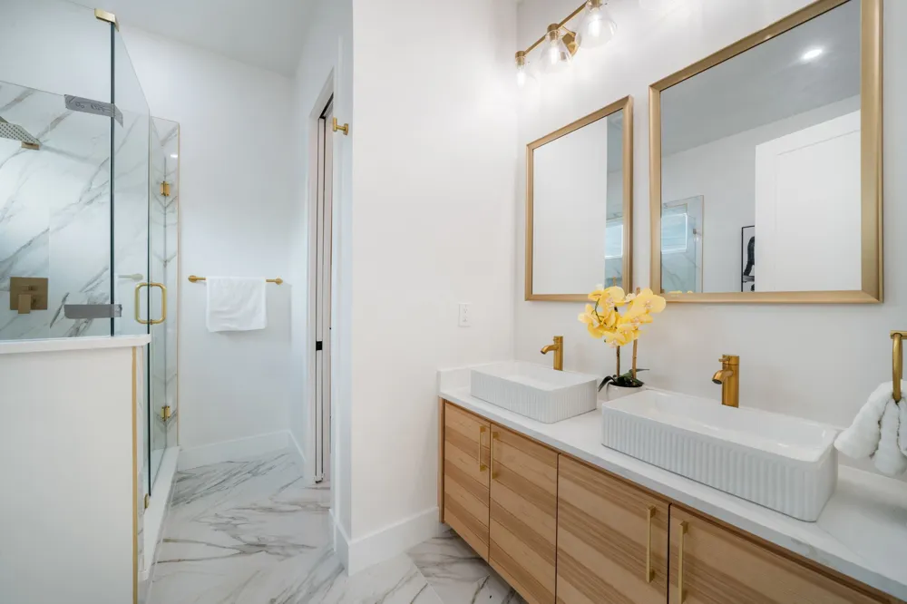 734 Cedar Hill Avenue Dallas, TX 75208