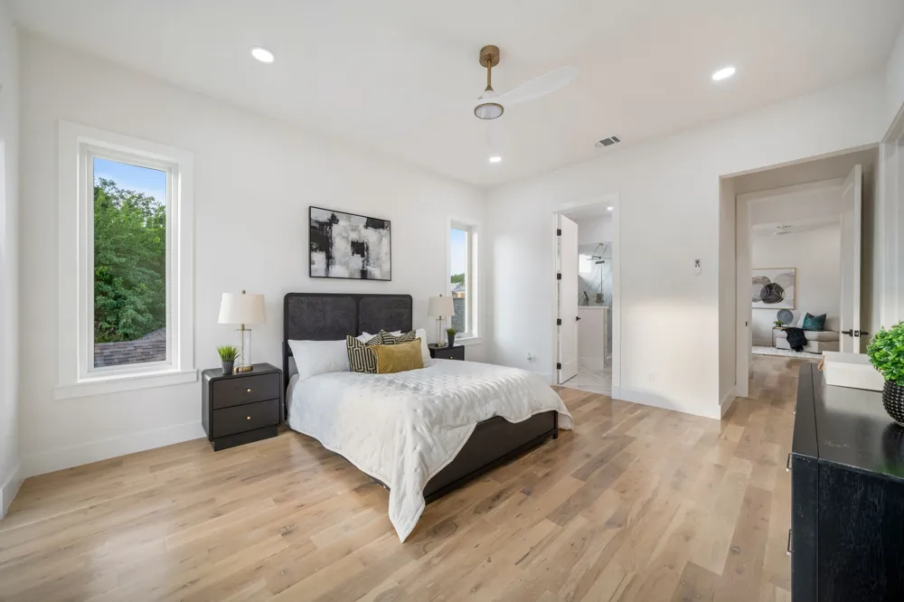 734 Cedar Hill Avenue Dallas, TX 75208