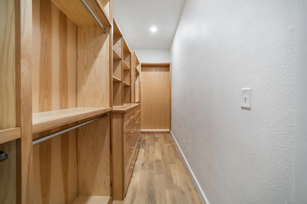 734 Cedar Hill Avenue Dallas, TX 75208