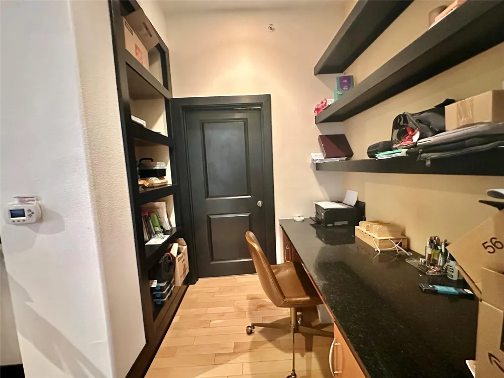 1901 Post Oak Boulevard #3606 Houston, TX 77056