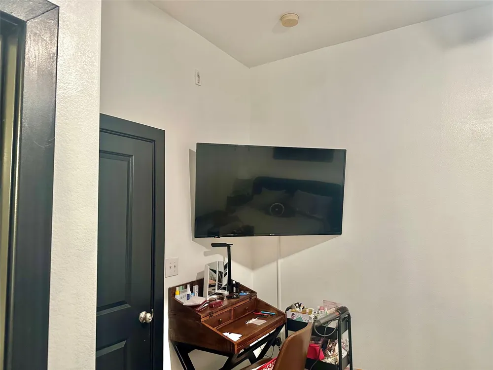 1901 Post Oak Boulevard #3606 Houston, TX 77056