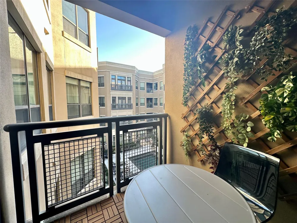 1901 Post Oak Boulevard #3606 Houston, TX 77056