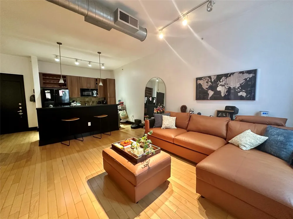 1901 Post Oak Boulevard #3606 Houston, TX 77056