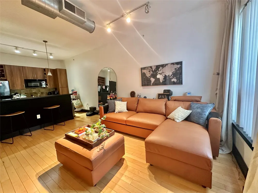 1901 Post Oak Boulevard #3606 Houston, TX 77056