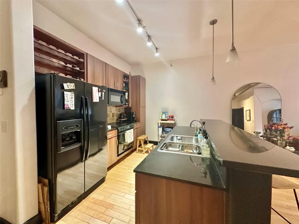 1901 Post Oak Boulevard #3606 Houston, TX 77056