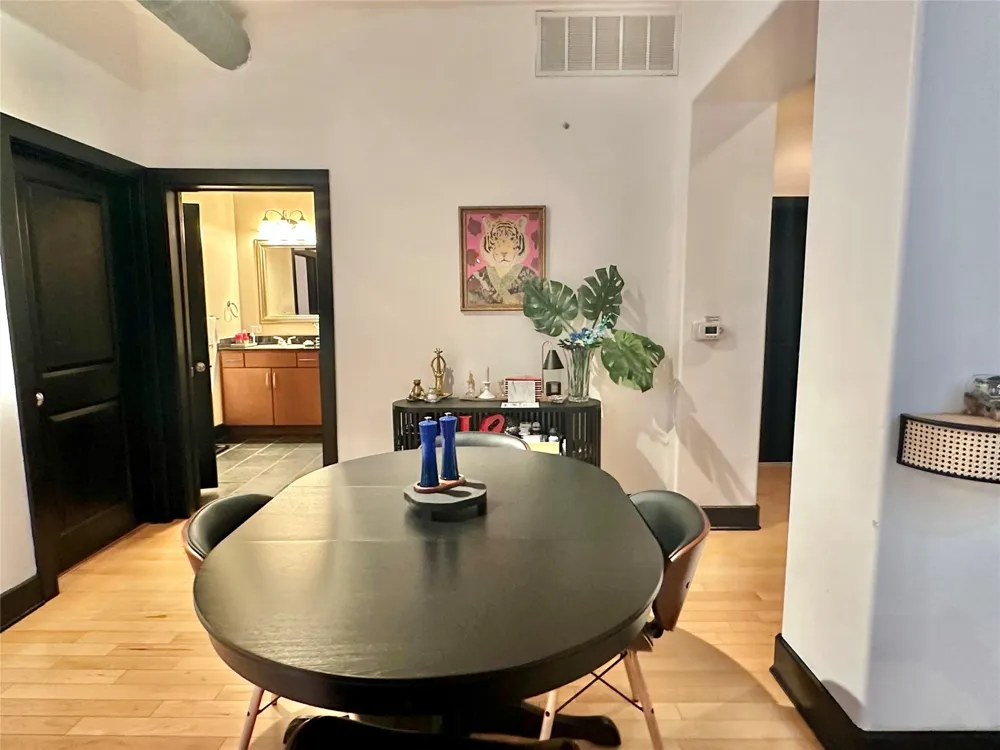 1901 Post Oak Boulevard #3606 Houston, TX 77056