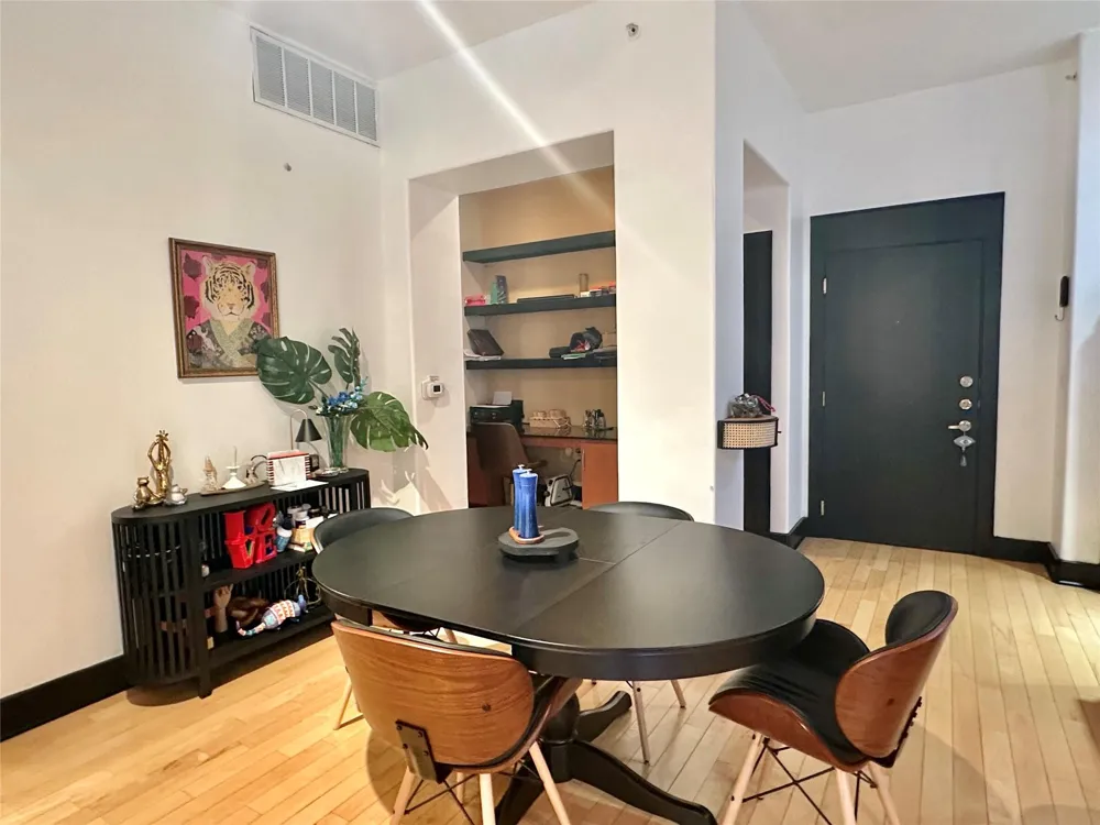1901 Post Oak Boulevard #3606 Houston, TX 77056
