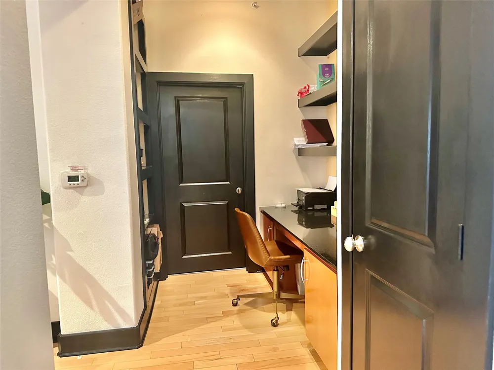 1901 Post Oak Boulevard #3606 Houston, TX 77056