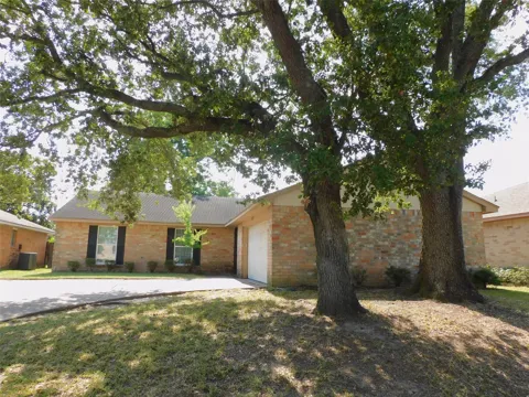 1338 Leadenhall Circle