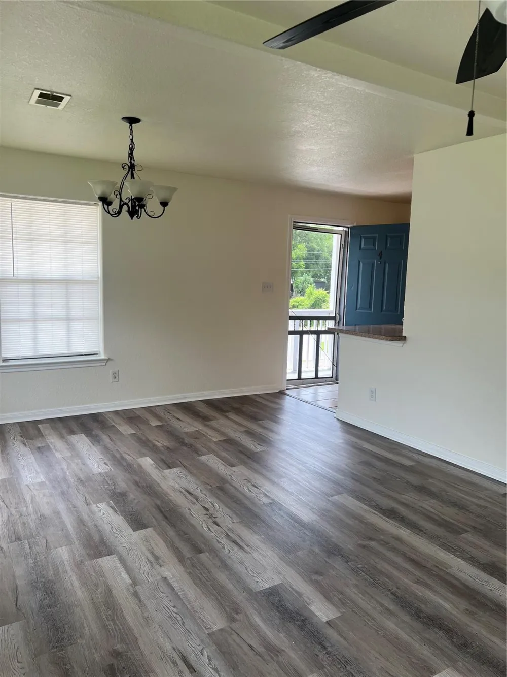 827 Algoa Friendswood Road #4 Alvin, TX 77511