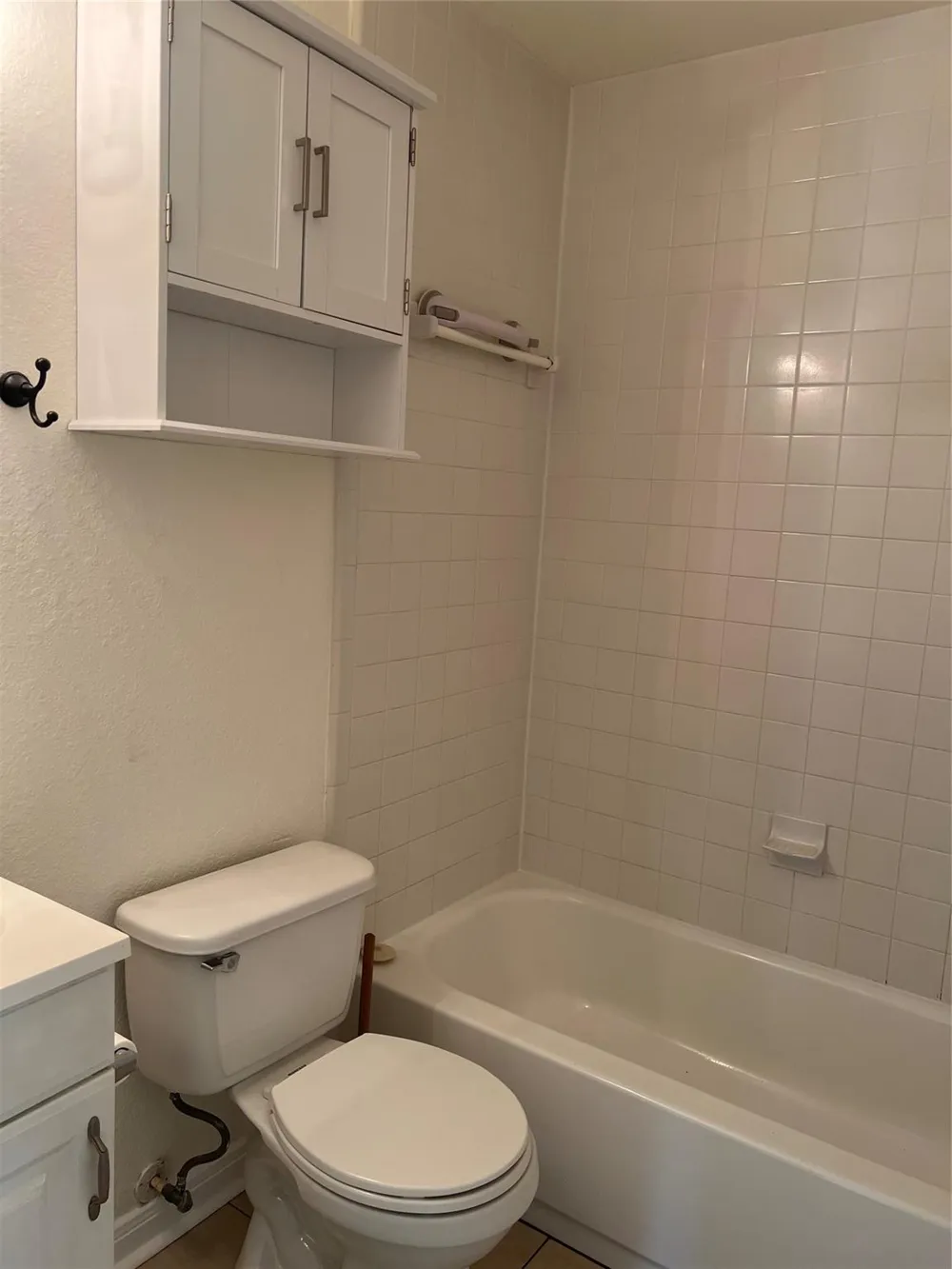827 Algoa Friendswood Road #4 Alvin, TX 77511