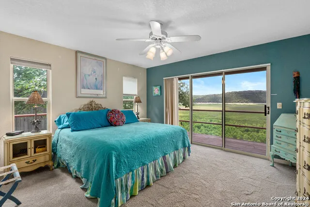 696 FAURIE RD Lakehills, TX 78063