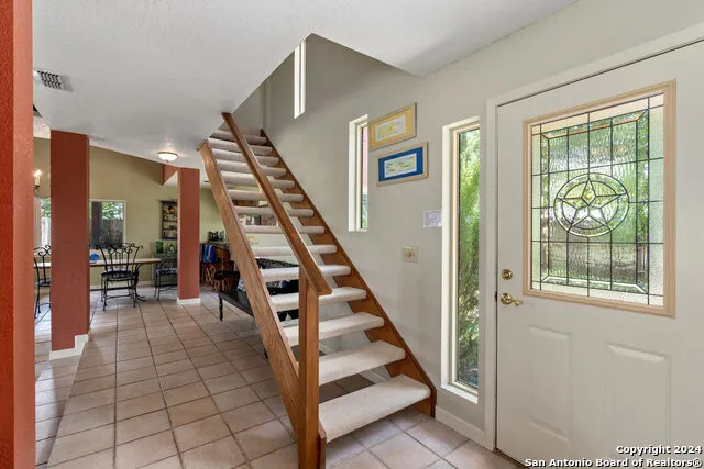 696 FAURIE RD Lakehills, TX 78063