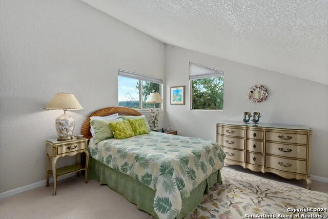 696 FAURIE RD Lakehills, TX 78063