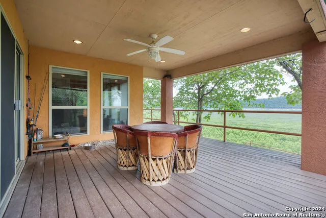 696 FAURIE RD Lakehills, TX 78063