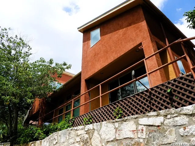 696 FAURIE RD Lakehills, TX 78063