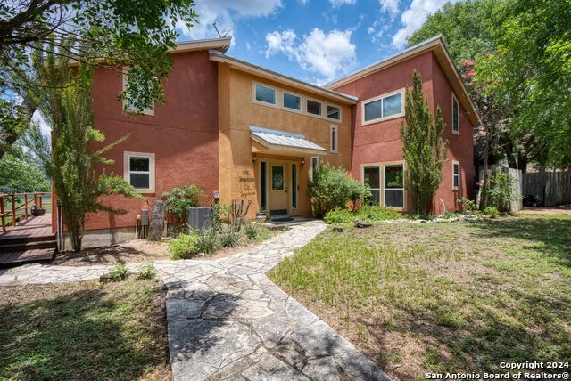 696 FAURIE RD Lakehills, TX 78063