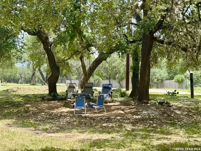 359 BUD DANNER DR Leakey, TX 78873