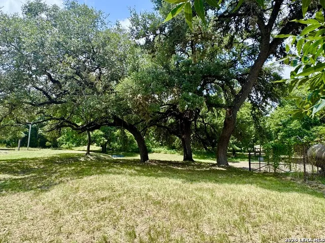 359 BUD DANNER DR Leakey, TX 78873