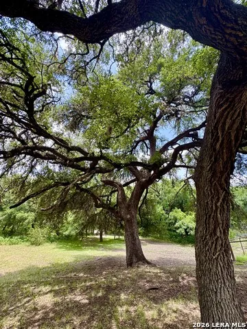 359 BUD DANNER DR Leakey, TX 78873