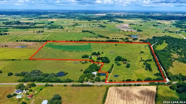 7410 FM 1295 Moulton, TX 77975