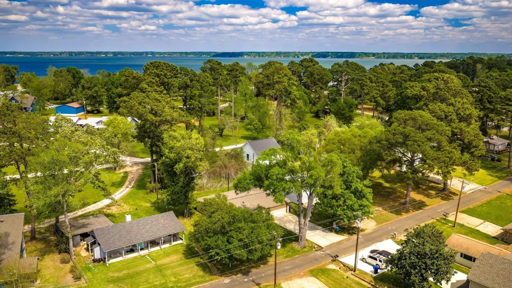 170 Mesa Verde Livingston, TX 77351