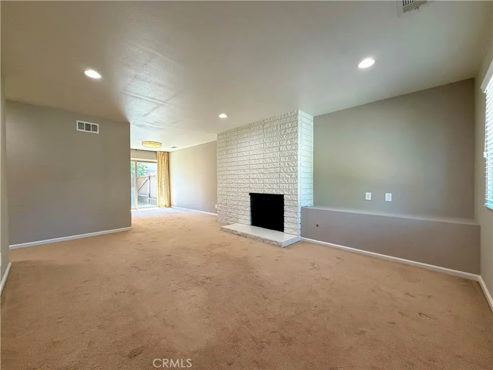 1365 Lafayette Road #C Claremont, CA 91711