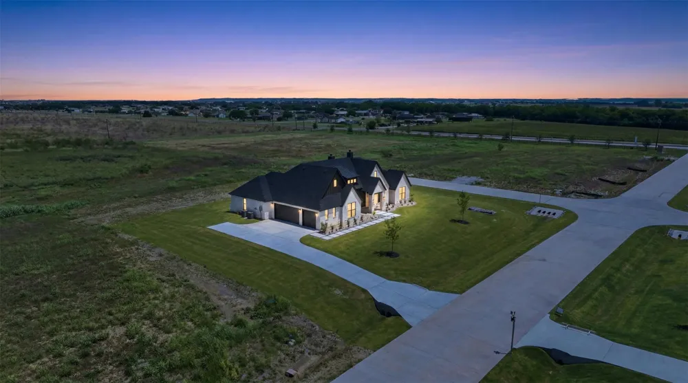 130 Adilynn Trail Maypearl, TX 76084