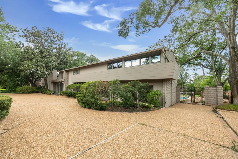 626 Rocky River Road Houston, TX 77056