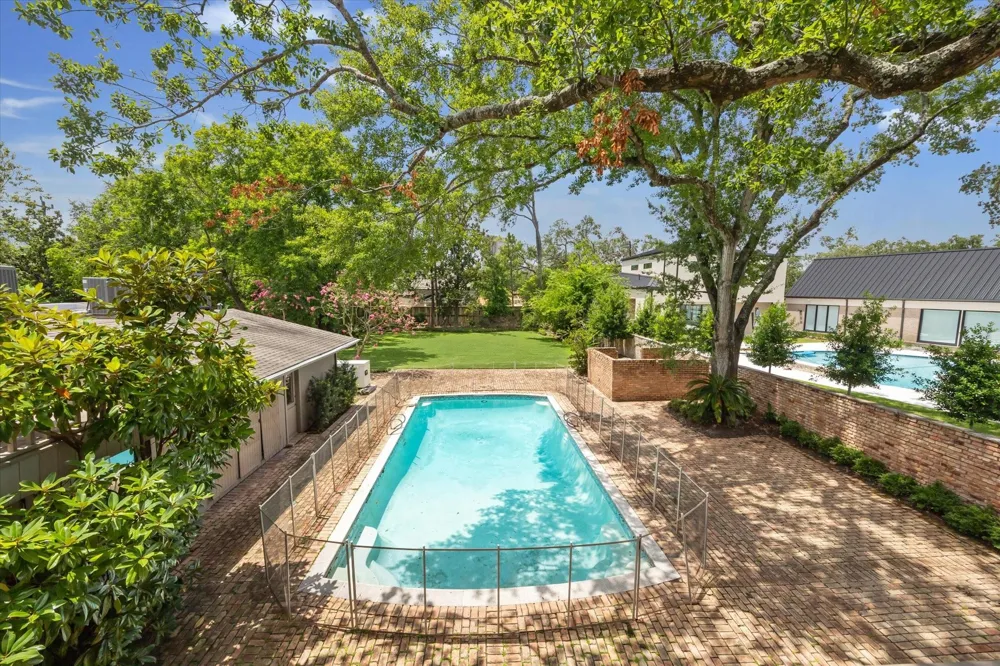 626 Rocky River Road Houston, TX 77056