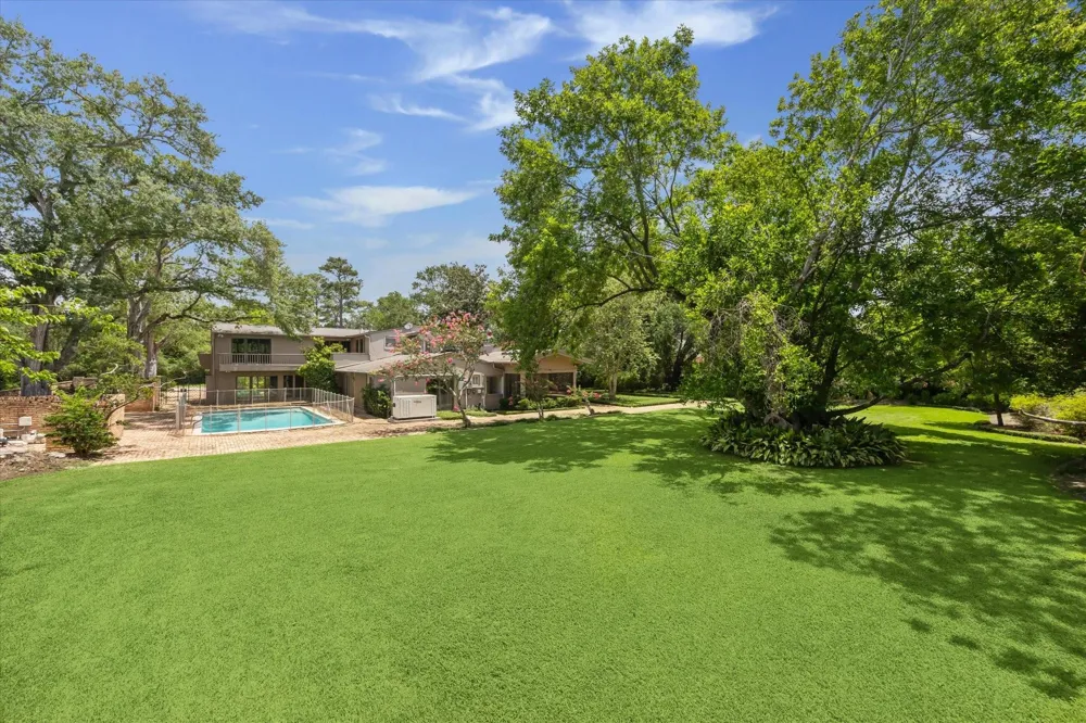 626 Rocky River Road Houston, TX 77056