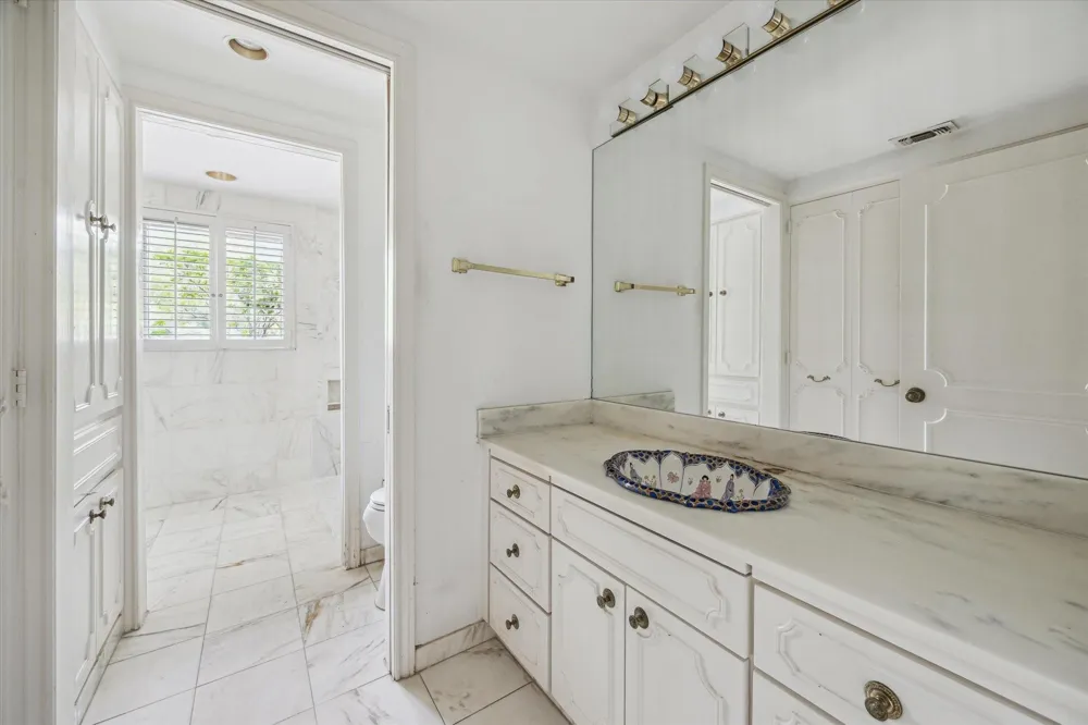 626 Rocky River Road Houston, TX 77056