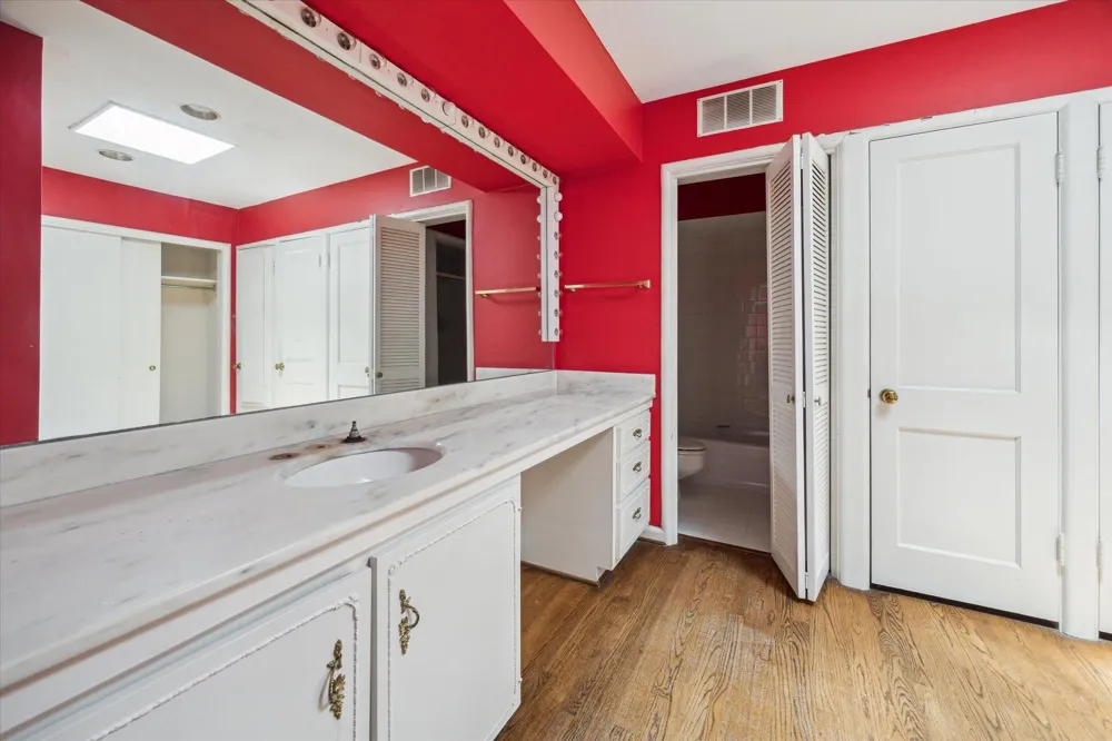 626 Rocky River Road Houston, TX 77056