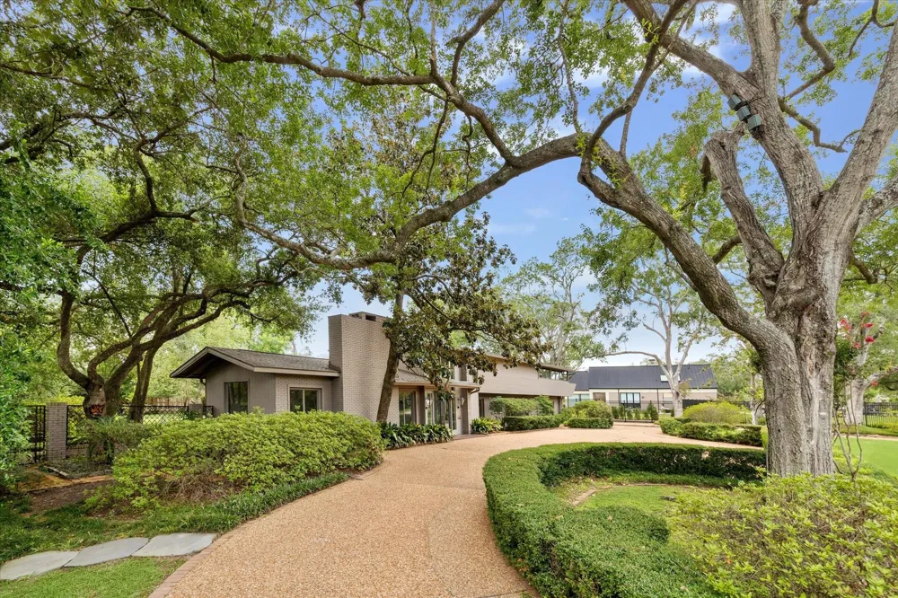 626 Rocky River Road Houston, TX 77056