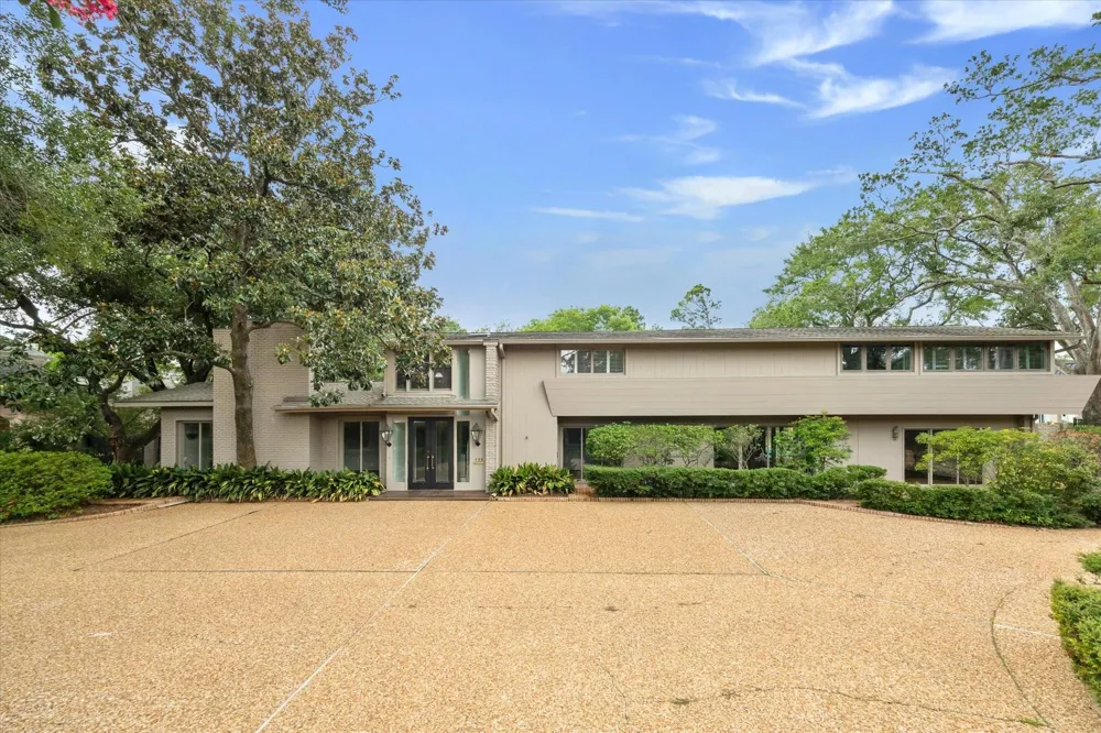 626 Rocky River Road Houston, TX 77056