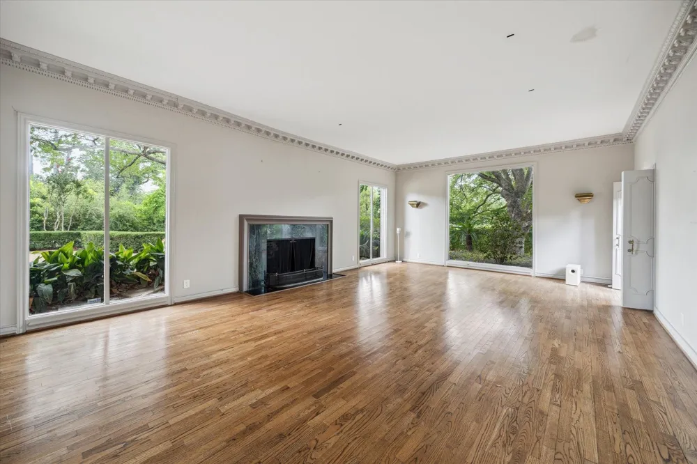 626 Rocky River Road Houston, TX 77056