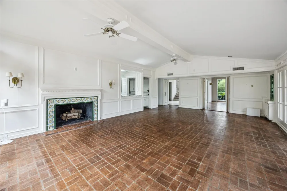 626 Rocky River Road Houston, TX 77056