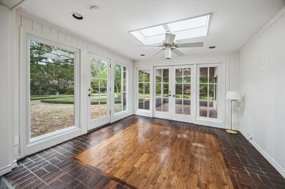 626 Rocky River Road Houston, TX 77056