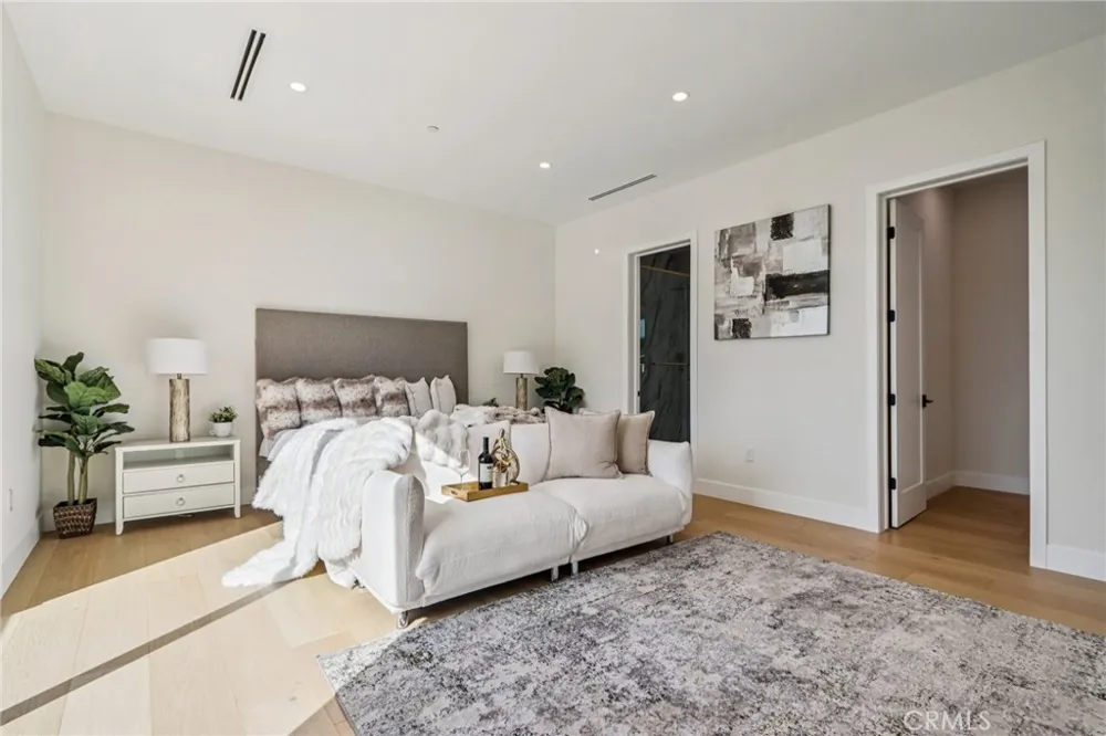 10511 Mary Bell Avenue Shadow Hills, CA 91040
