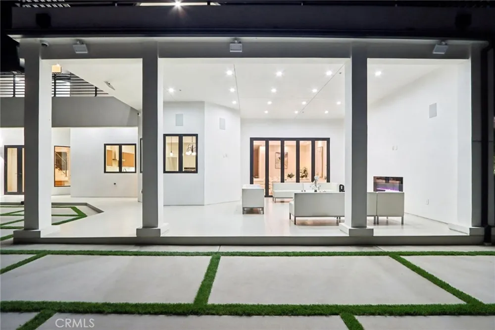 10511 Mary Bell Avenue Shadow Hills, CA 91040