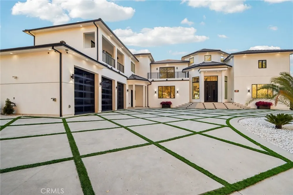 10511 Mary Bell Avenue Shadow Hills, CA 91040