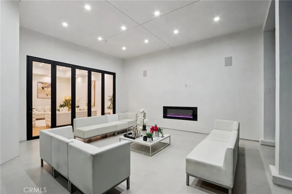 10511 Mary Bell Avenue Shadow Hills, CA 91040