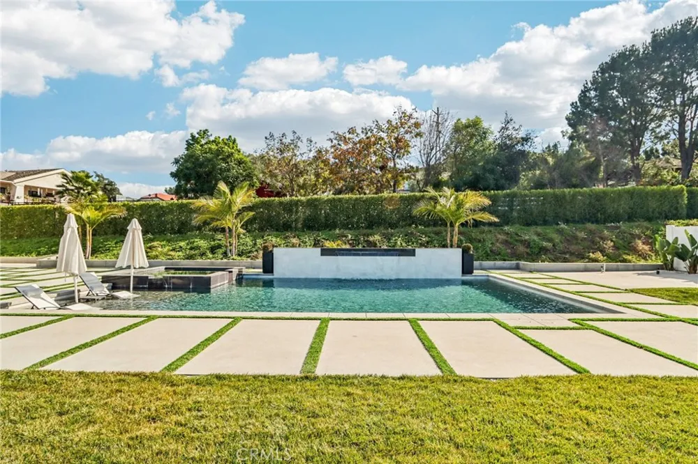 10511 Mary Bell Avenue Shadow Hills, CA 91040